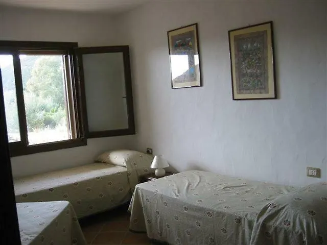 Lägenhet på 90 m² i Setti Ballas, med 3 sovrum och 2 badrum  Chia 0*,  Italien